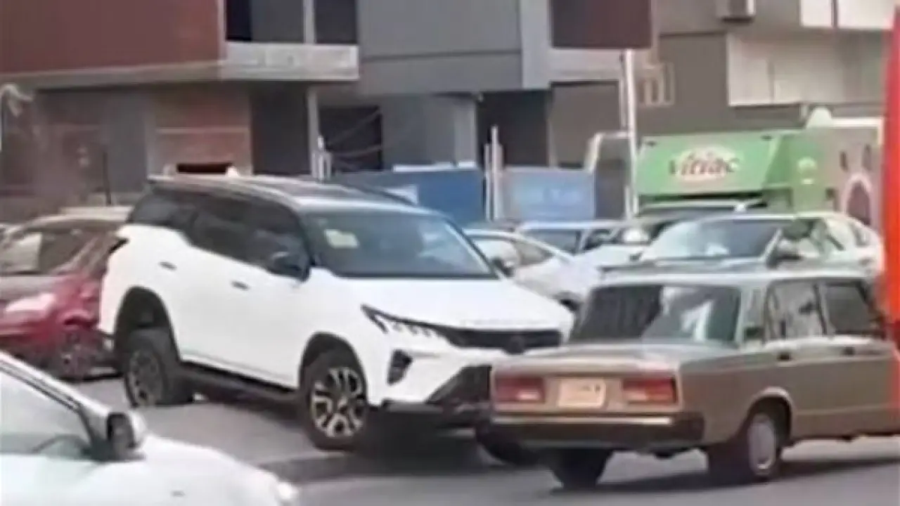 شعار مجلس النواب.. قرار قضائي ينهي رحلة سائق خالف السير عكس الاتجاه