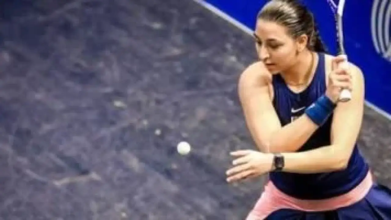 صدمة في ملاعب الإسكواش.. إصابة مفاجئة تنهي مشوار فريدة محمد ببطولة كراتشي وتجبرها على الجراحة