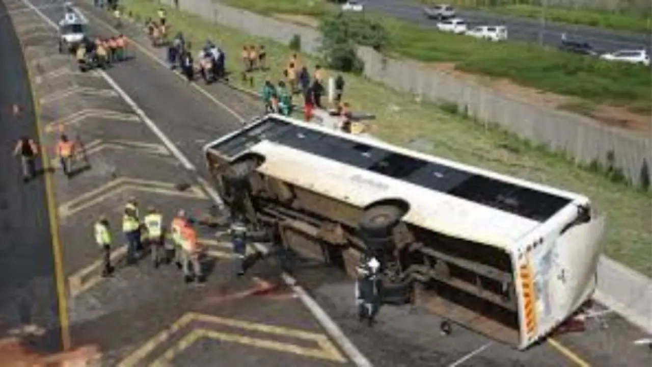 فاجعة طلابية.. حادث مروع في جنوب أفريقيا ينهي حياة العشرات ويصدم ذويهم