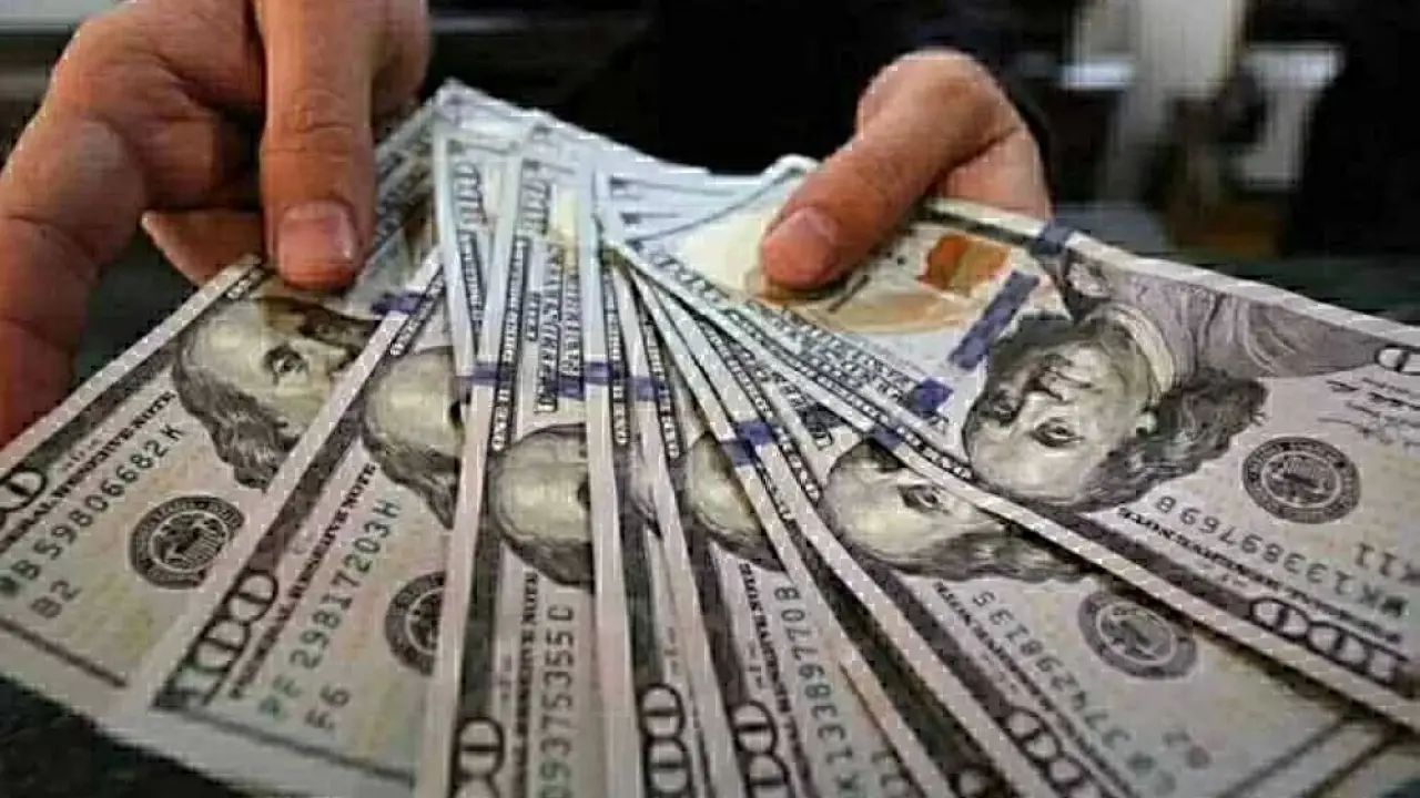 قفزة مفاجئة بالبنك الأهلي.. تحرك جديد في سعر الدولار يصدم الأسواق مطلع الأسبوع