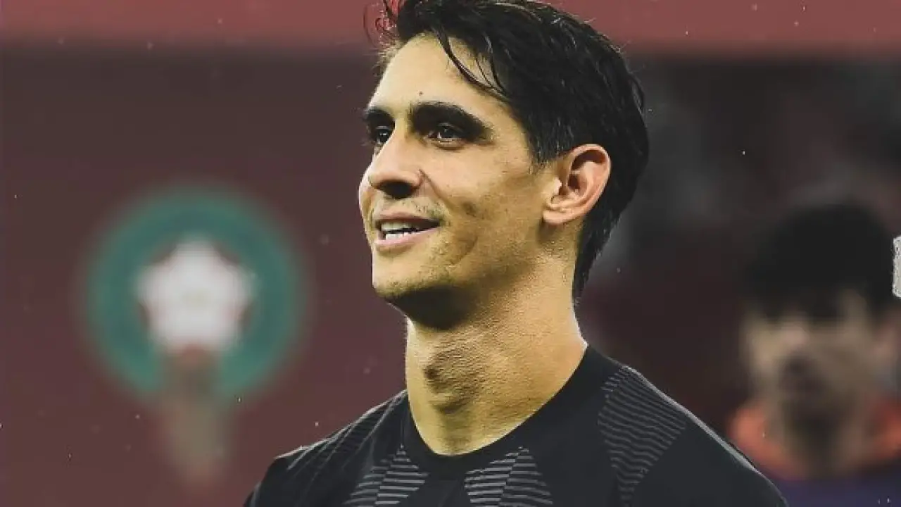 ياسين بونو.. قرار مفاجئ يمنح الحارس المغربي لقباً تاريخياً رغم وداع أمم أفريقيا