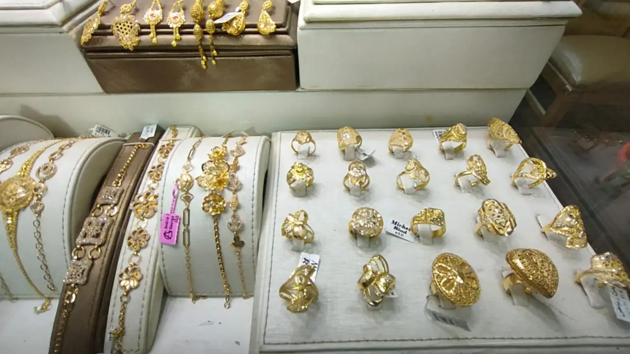 700 جنيه في ساعات.. قفزة جنونية تضرب أسعار الذهب وتصدم المقبلين على الشراء