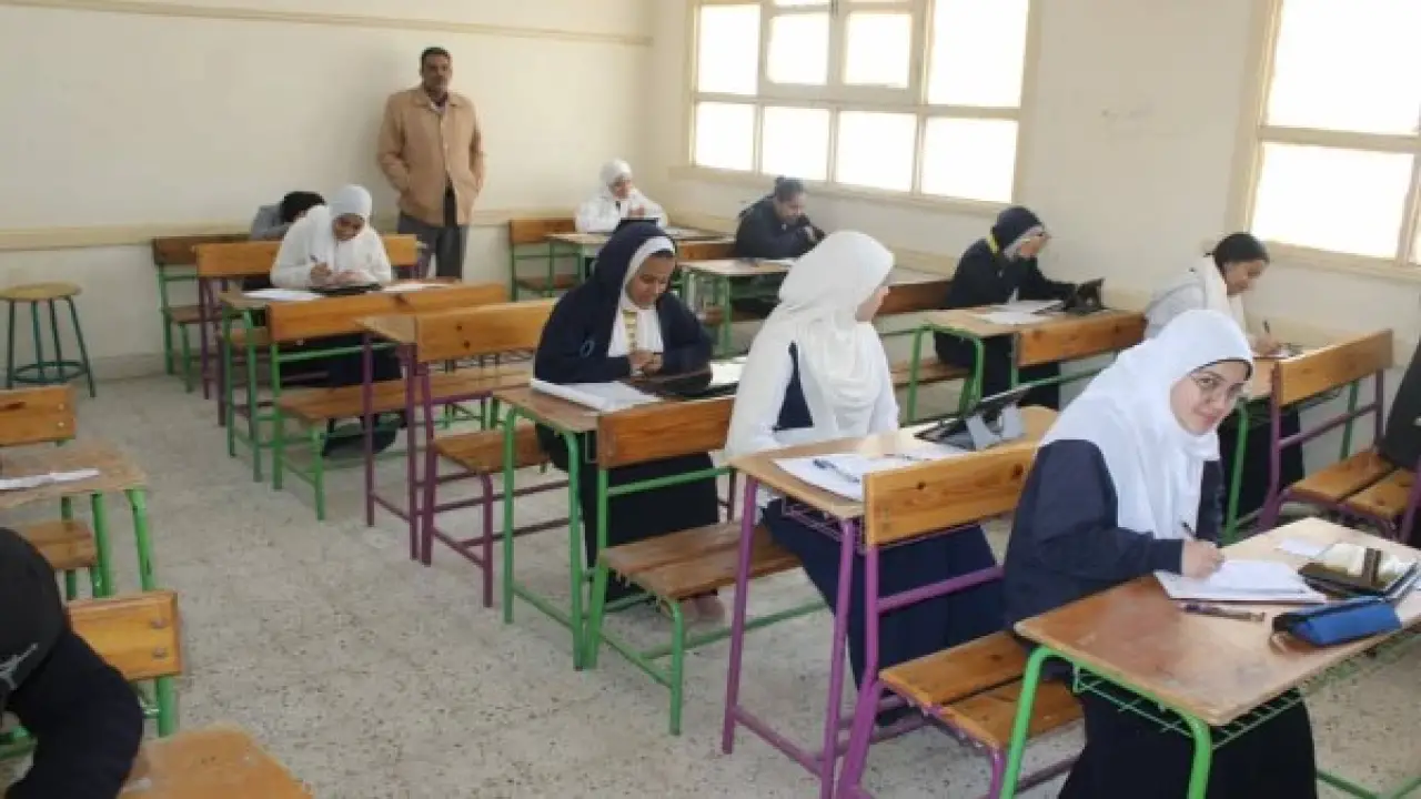 أمهات مصر: تلقينا شكاوى من صعوبة امتحان إنجليزي الإعدادية في المنيا