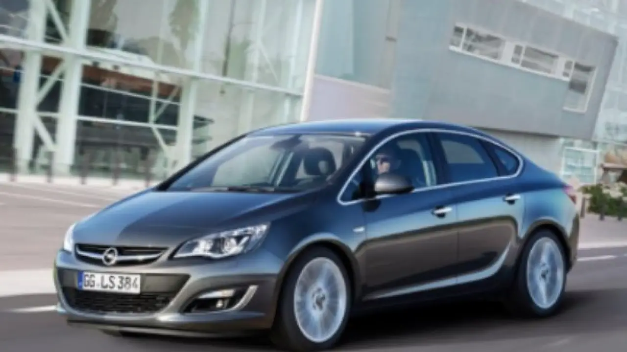 أوبل أسترا.. قرار مفاجئ يغير قواعد سوق السيارات في 2026.