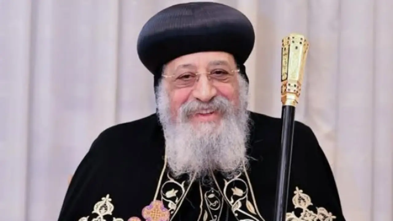 البابا تواضروس.. كواليس اتصال رئيس هيئة الأمن القومي تثير تساؤلات حول توقيته الحاسم