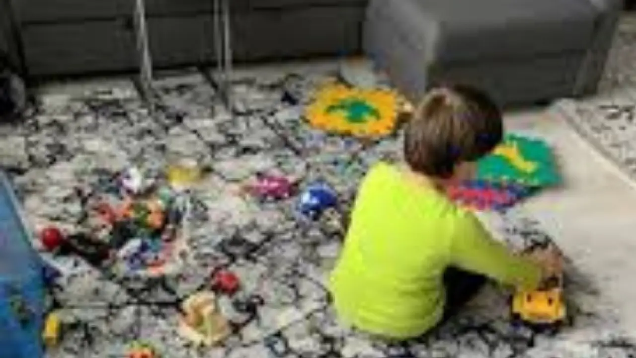 السلاح الصامت.. 3 أطفال أشقاء و3 من أولاد خالتهم وابن الجيران يصارعون الموت