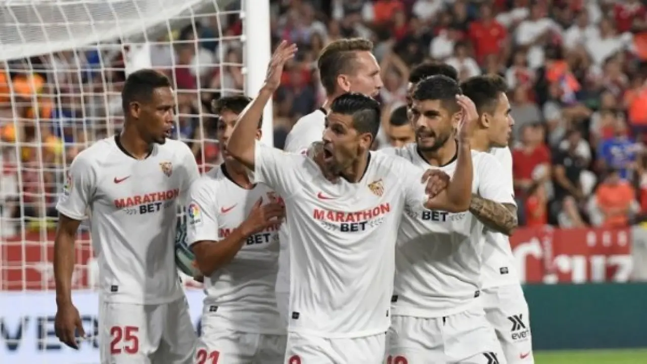 تعادل مثير بين إلتشي وإشبيلية في الدوري الإسباني