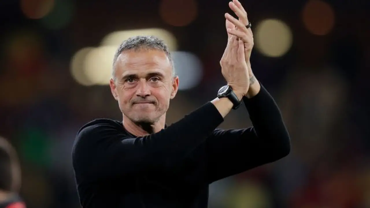 رد فعل مثير من إنريكي على «بانينكا» دياز