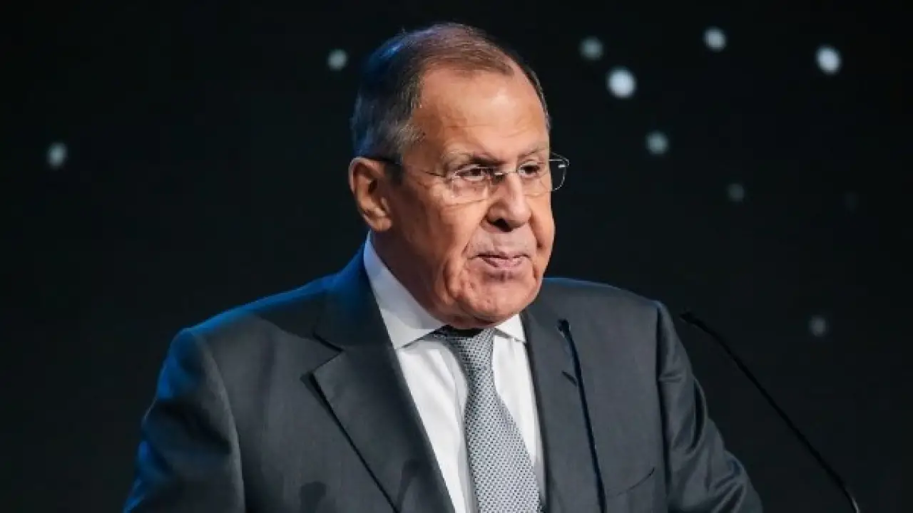 لافروف يسخر من إنجلترا.. يجب عدم تسميتها مرة أخرى ببريطانيا العظمي