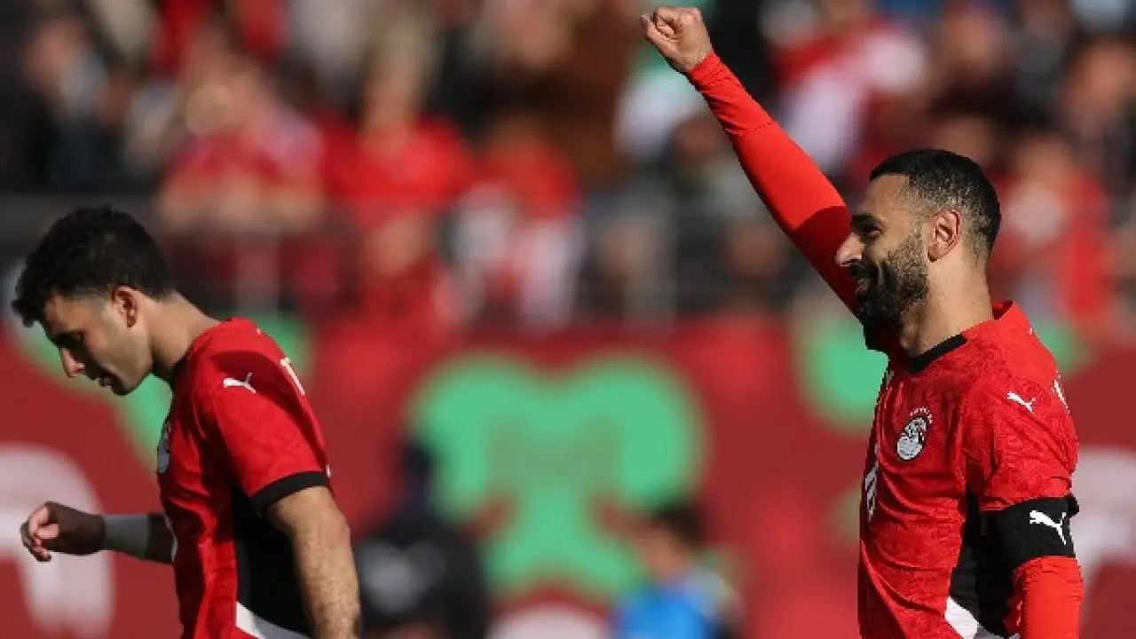 منتخب مصر يحسم الجدل حول اعتزال محمد صلاح دوليا