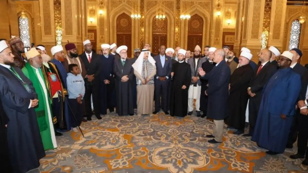 وزير الأوقاف يصطحب ضيوف مؤتمر الأعلى للشئون الإسلامية في زيارة لمسجد مصر الكبير.. صور