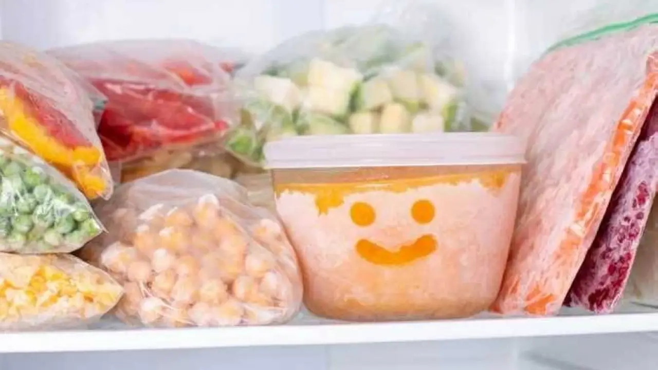 إهماله يرفع استهلاك الكهرباء ويتلف الجهاز.. خطوات تنظيف الفريزر من الثلج المتراكم