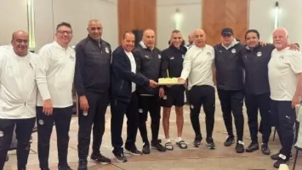 منتخب مصر يحتفل بعيد ميلاد الشربينى وسعفان وفيصل وعيد