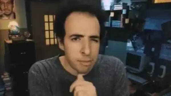 أحمد الغندور "الدحيح": قصة اليوتيوبر الذي أعاد ملايين الشباب العرب إلى العلم