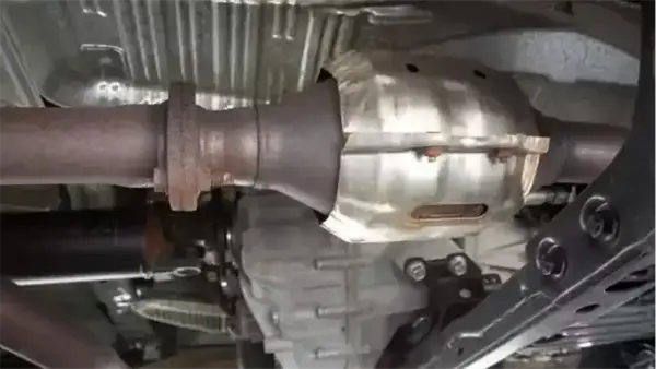 أسباب تلف حساس الأكسجين في السيارات وتأثيره المباشر على أداء نظام العادم وصيانته الضرورية