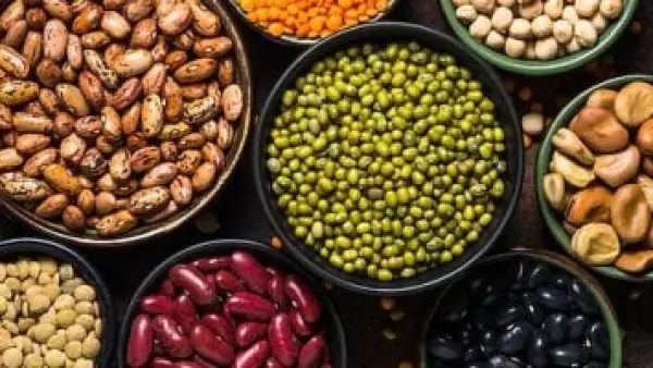 أسعار البيض والبقوليات تستقر في سوهاج مع تحسن في توازن العرض والطلب