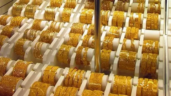 أسعار الذهب اليوم الأحد 14 ديسمبر 2025 تغيرات السوق وتأثيرها على المستثمرين