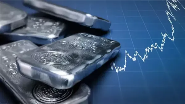 أسعار الفضة تتخطى 60 دولارًا للأونصة مع توقعات بخفض الفائدة الأمريكية