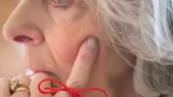 أعراض الخرف المبكر.. متى يتحول النسيان اليومي إلى علامة خطر حقيقية؟