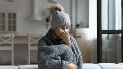 أعراض متشابهة.. كيف تفرق بين الإنفلونزا الموسمية ونزلة البرد في دقائق؟