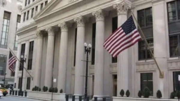 أكبر هبوط عالمي.. أسعار الفائدة تسجل أدنى مستوياتها منذ عشر سنوات خلال 2025