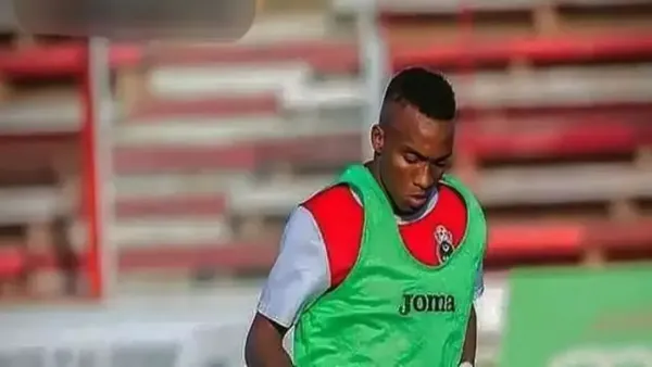 أولمبي الشلف ينفي مفاوضات الأهلي مع أشرف عبادة ويؤكد استمراره في الفريق