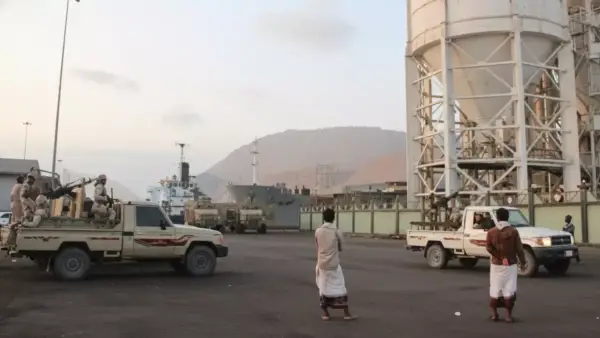 إخلاء ساحل المكلا.. تحالف دعم الشرعية يوجه إنذاراً عاجلاً للمدنيين في حضرموت