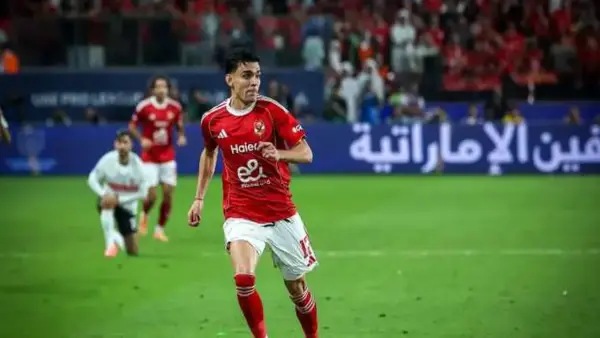 إصابة أشرف بن شرقي تحدد مدة غيابه عن الأهلي وتأثيره على خط الوسط