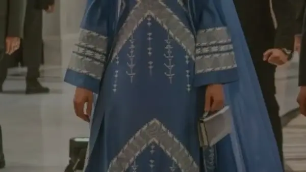 إطلالة الأميرة رجوة الحسين في اليوبيل الماسي تجمع بين التراث الأردني والأناقة العصرية