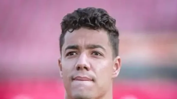 إقامة صلاة الجنازة على والد زياد طارق لاعب الأهلي السابق في مقطع المقطم