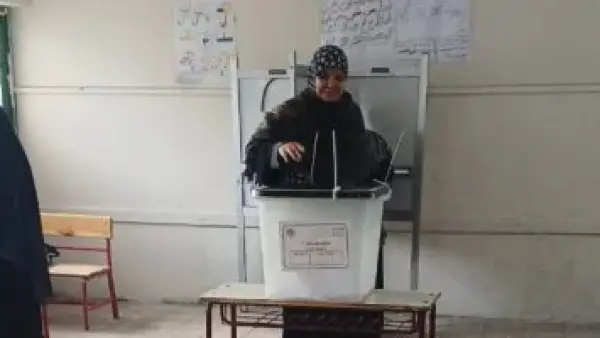 إقبال متزايد بدائرة إمبابة.. رصد حركة الناخبين في لجان جولة الإعادة للمرحلة الثانية