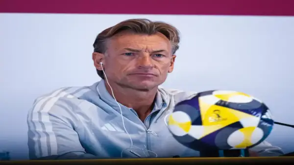 اتحاد الكرة السعودي يُنهي شائعات إقالة رينارد ويُوضح موقف المدرب الحالي