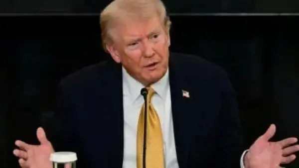 اتفاق وشيك.. دونالد ترامب يعلن اقتراب روسيا وأوكرانيا من تسوية بشأن إقليم دونباس