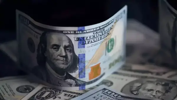 ارتفاع الدولار في مصر بـ20 قرشًا يرفع الضغوط على سوق الصرف ويثير تساؤلات حول تجاوز حاجز 48 جنيهًا