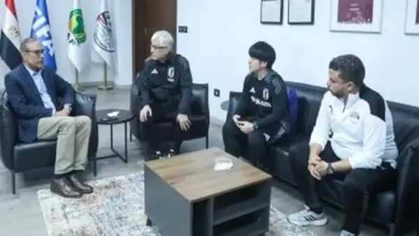 استقبال مصطفى عزام لرئيس بعثة منتخب اليابان يعزز التعاون الرياضي بين البلدين