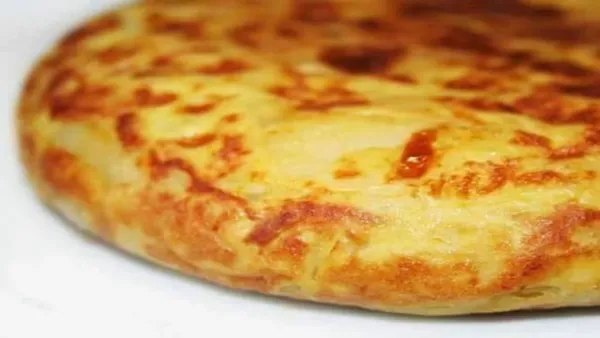 استمتع بمذاق لا يقاوم.. طريقة تحضير فطيرة البطاطس بالجبنة خطوة بخطوة