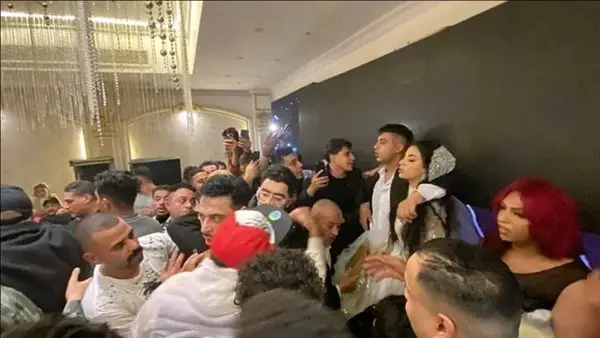 اشتباكات وفوضى.. نجوم تيك توك يواجهون أزمة في حفل زفاف كروان مشاكل