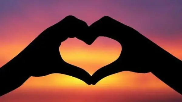 الأبراج الأكثر رومانسية في الشتاء: كيف يعزز هذا الفصل مشاعر الدفء لدى أصحابها؟