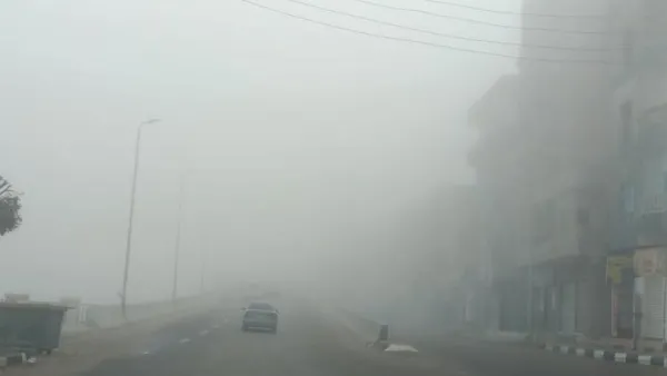 الأرصاد تحذر: شبورة كثيفة تصل إلى ضباب تكشف خطورة الطرق في {الدولة}