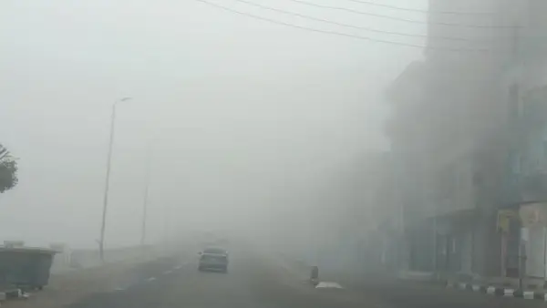 الأرصاد تحذر: شبورة كثيفة تصل إلى ضباب تكشف خطورة الطرق في {الدولة}