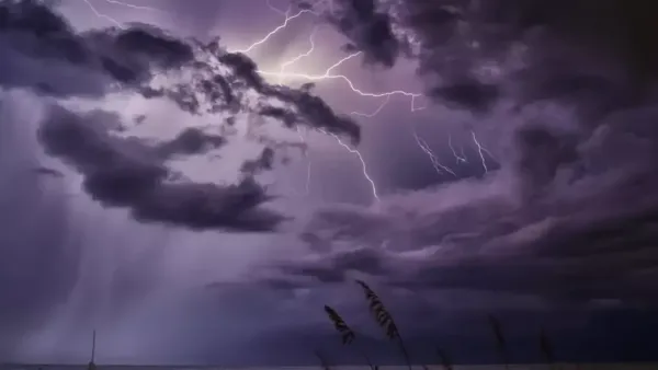 الأرصاد تحذر من عواصف رعدية تؤثر على 4 مناطق اليوم وتحدد المناطق المتضررة