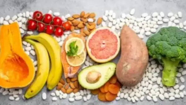 البطاطا على رأسها.. 8 أطعمة شائعة لتعزيز المناعة وتقوية حاسة البصر.