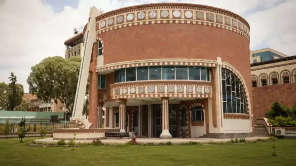 البنك المركزي اليمني يثبت سعر الدولار وسط مخاوف الانهيار الاقتصادي