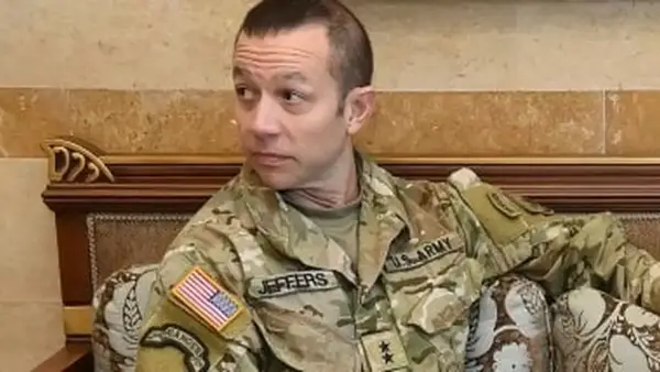 الجنرال جاسبر جيفرز يتصدر قائمة المرشحين لقيادة قوة الاستقرار في غزة