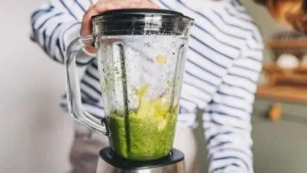 الخلاط لم يعد للعصائر فقط.. 7 وجبات مالحة وحلوة تجهزها في دقائق