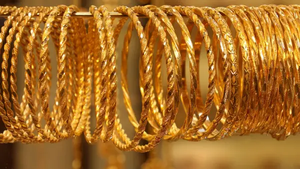 الدهب جنن الناس.. سعر الذهب اليوم بالسوق المصرى  عيار 21 الآن بعد آخر ارتفاع (تحديث رسمي)
