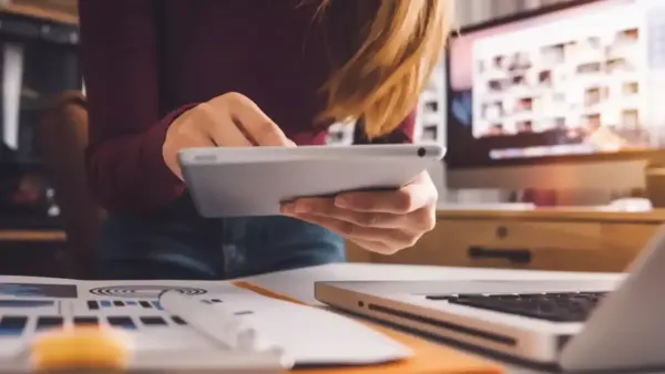 السعودية تسرّع استقدام الأقارب خلال 3 أيام وتلغي الإجراءات البيروقراطية الطويلة