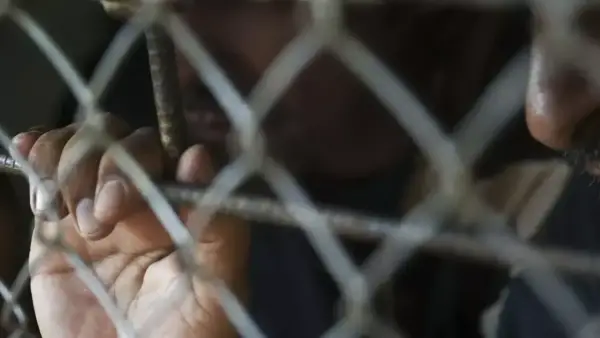 القبض على متهم بحرق سيارة مدير أمريكانا في القاهرة ويوجه النيابة تهم التدمير العمدي