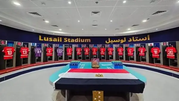 القنوات الناقلة مجانًا لمواجهة مصر والإمارات في كأس العرب وتشكيلة الفريقين الأساسية اليوم