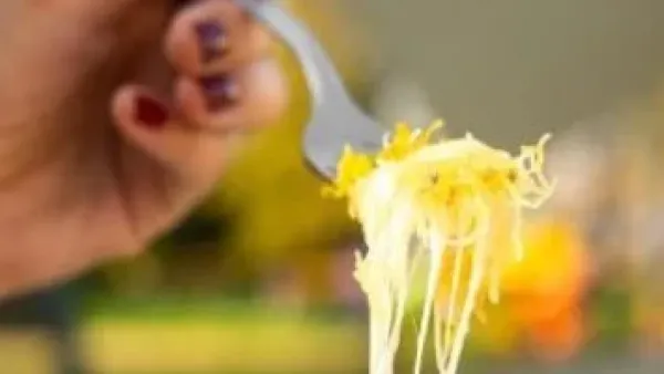 الكنافة بالجبنة بقوامها الذهبي ومطّة الجبن المثالية.. وصفة سريعة تنجح من أول مرة.